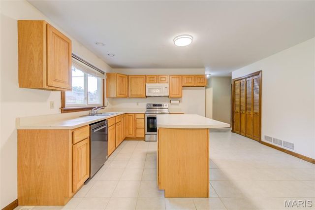 1109 Wedgewood Drive, St Charles, MO 63303