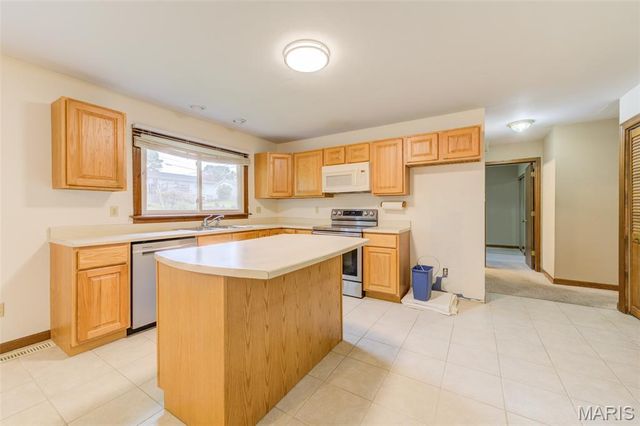 1109 Wedgewood Drive, St Charles, MO 63303