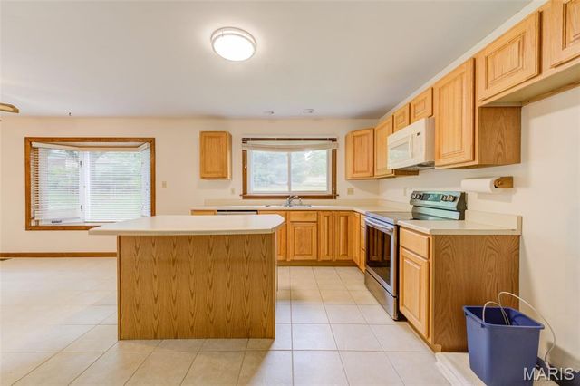 1109 Wedgewood Drive, St Charles, MO 63303