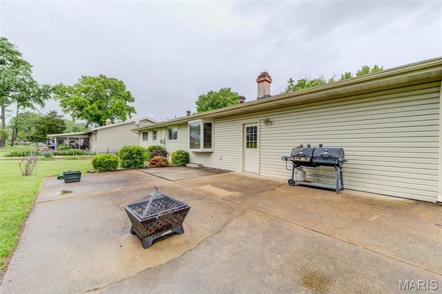 1109 Wedgewood Drive, St Charles, MO 63303