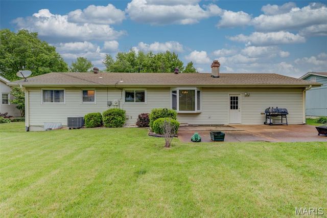 1109 Wedgewood Drive, St Charles, MO 63303