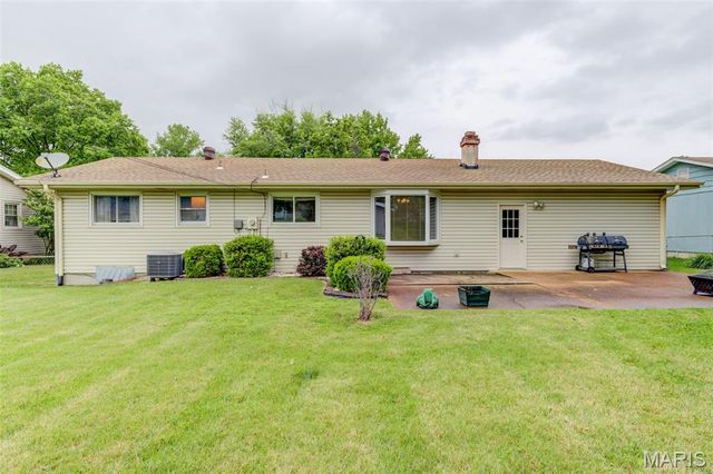 1109 Wedgewood Drive, St Charles, MO 63303