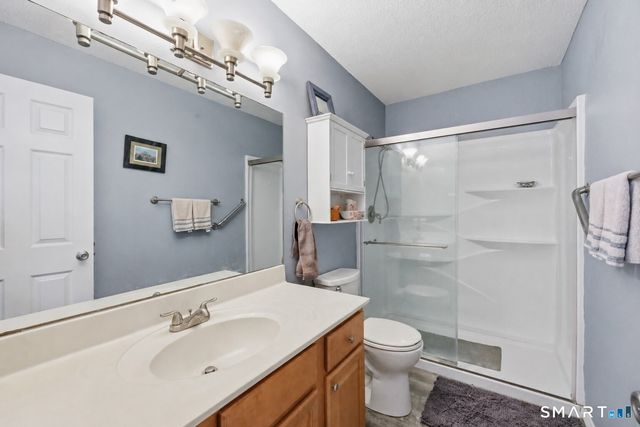 2 River Mead 2, Avon, CT 06001