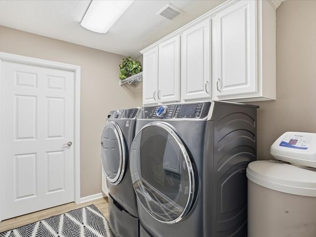 3305 SE Glenstone Drive 253, Grimes, IA 50111