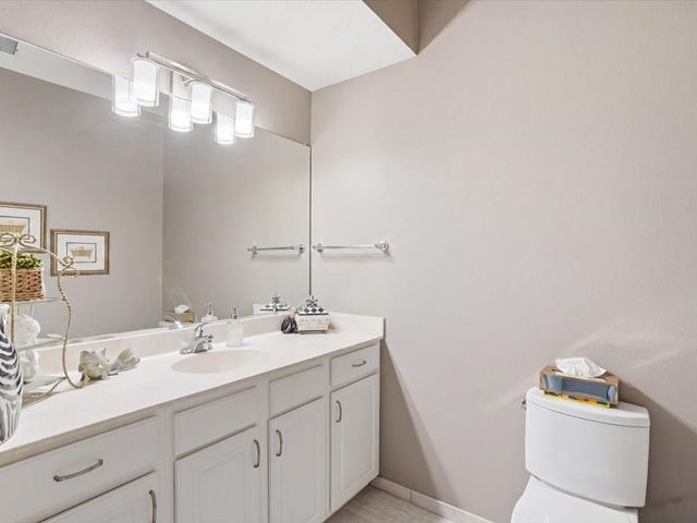 3305 SE Glenstone Drive 253, Grimes, IA 50111