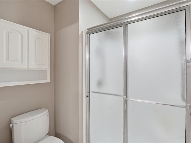 3305 SE Glenstone Drive 253, Grimes, IA 50111