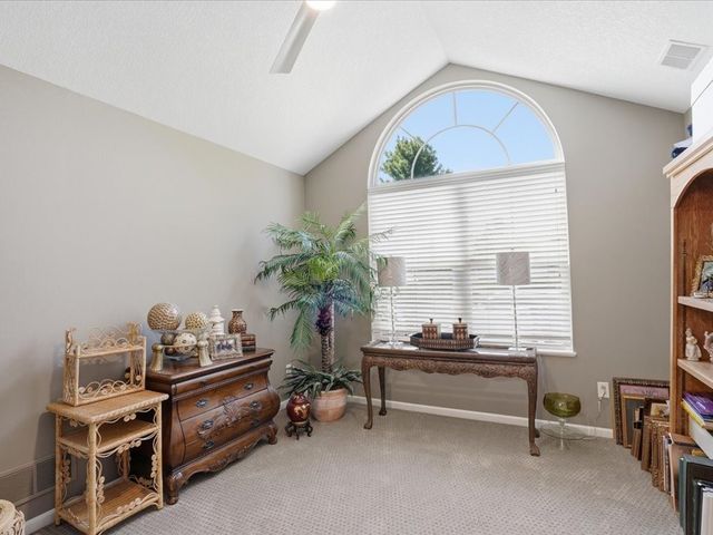 3305 SE Glenstone Drive 253, Grimes, IA 50111