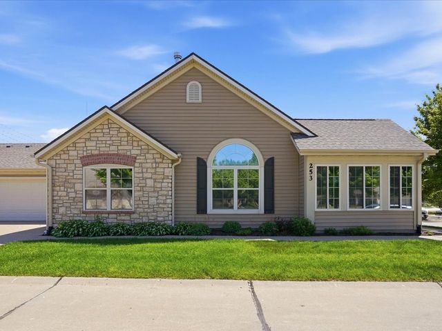 3305 SE Glenstone Drive 253, Grimes, IA 50111