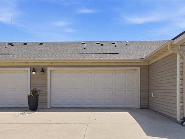 3305 SE Glenstone Drive 253, Grimes, IA 50111