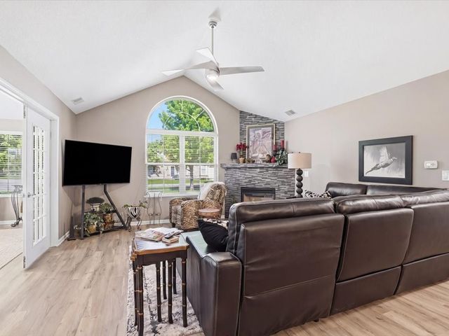 3305 SE Glenstone Drive 253, Grimes, IA 50111