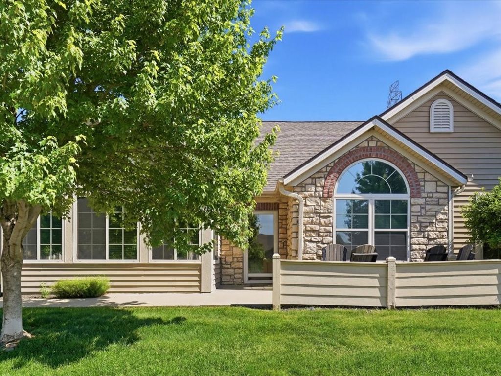 3305 SE Glenstone Drive 253, Grimes, IA 50111