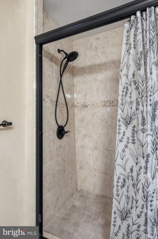 902 TANGLEWOOD DR, Sicklerville, NJ 08081