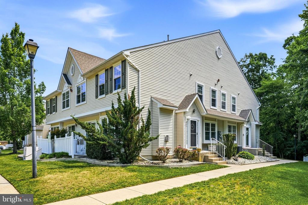 902 TANGLEWOOD DR, Sicklerville, NJ 08081