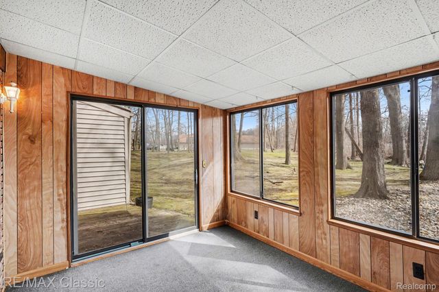 25691 Lexington Drive 5, South Lyon, MI 48178