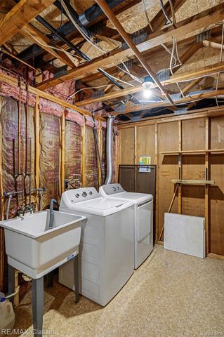 25691 Lexington Drive 5, South Lyon, MI 48178