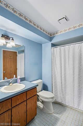 25691 Lexington Drive 5, South Lyon, MI 48178