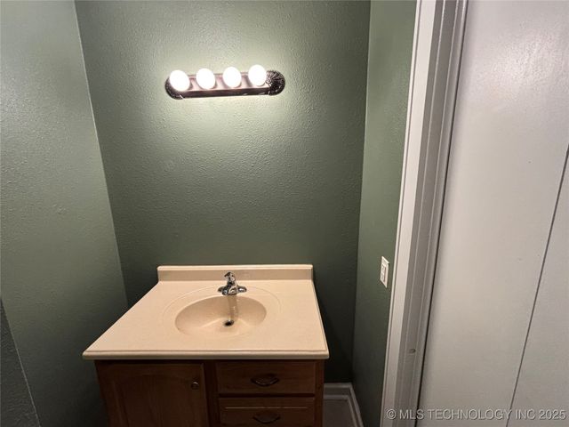 1723 Bixby Street, Ardmore, OK 73401