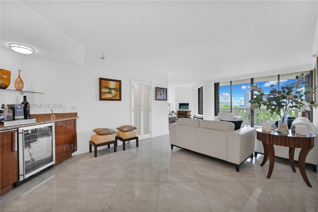 3000 Island Boulevard 505, Aventura, FL 33160
