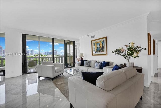 3000 Island Boulevard 505, Aventura, FL 33160