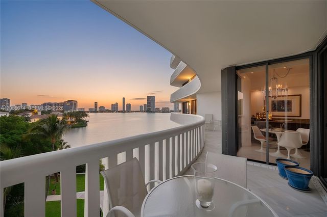 3000 Island Boulevard 505, Aventura, FL 33160