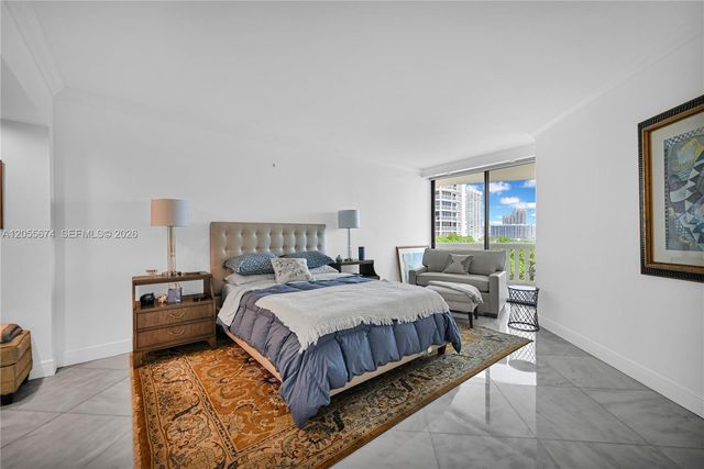 3000 Island Boulevard 505, Aventura, FL 33160