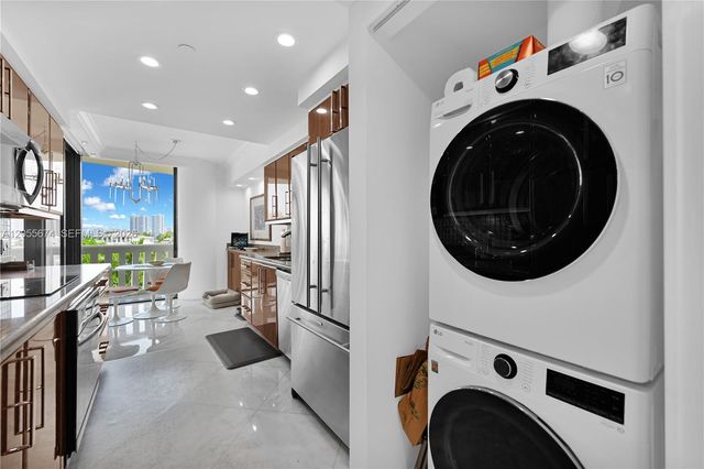 3000 Island Boulevard 505, Aventura, FL 33160