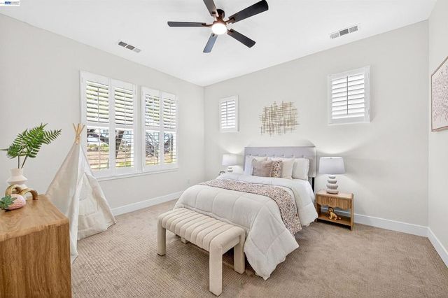 5564 Stockton Loop, Livermore, CA 94550