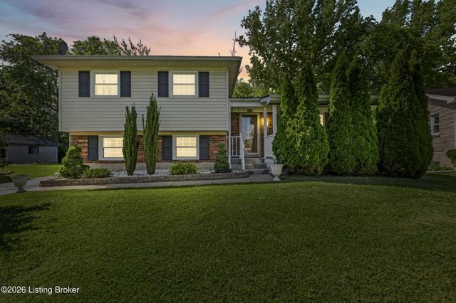 7202 Lawnside Dr, Louisville, KY 40214