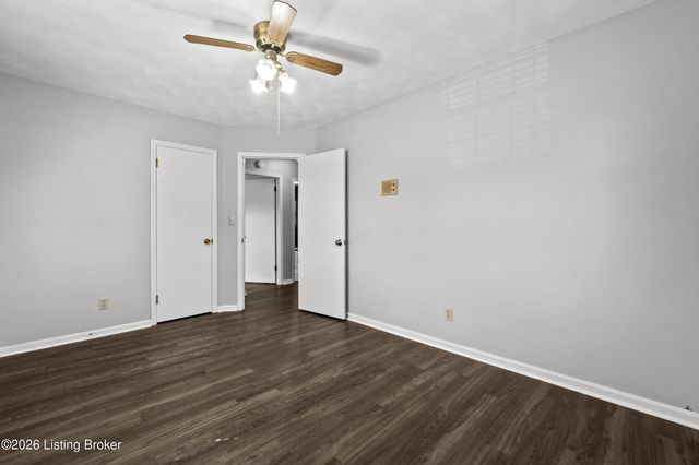7202 Lawnside Dr, Louisville, KY 40214