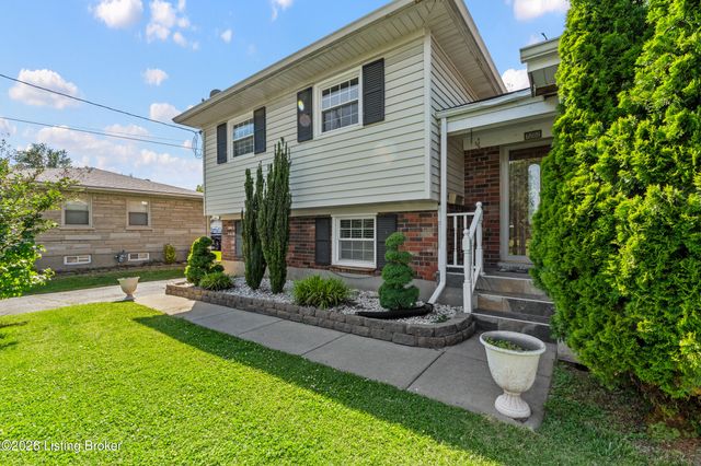 7202 Lawnside Dr, Louisville, KY 40214