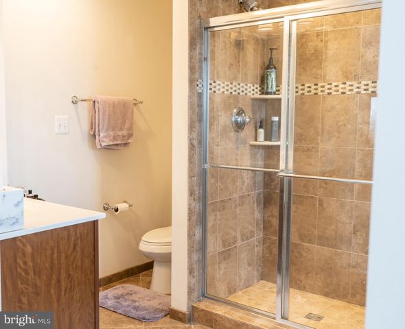 25095 CROXLEY GREEN SQ, Aldie, VA 20105