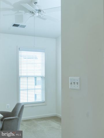25095 CROXLEY GREEN SQ, Aldie, VA 20105