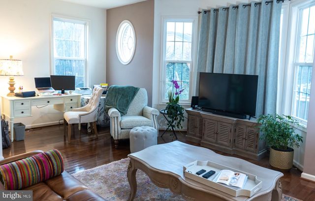 25095 CROXLEY GREEN SQ, Aldie, VA 20105