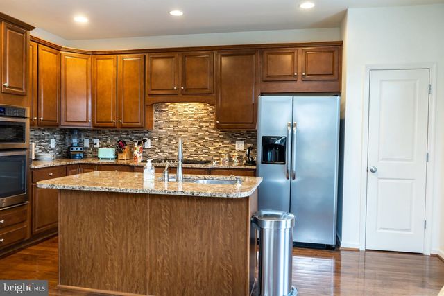 25095 CROXLEY GREEN SQ, Aldie, VA 20105