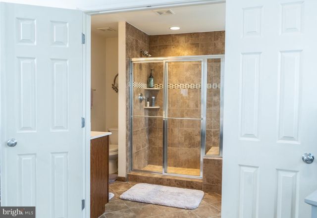 25095 CROXLEY GREEN SQ, Aldie, VA 20105