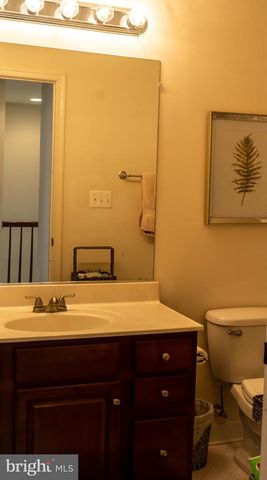 25095 CROXLEY GREEN SQ, Aldie, VA 20105