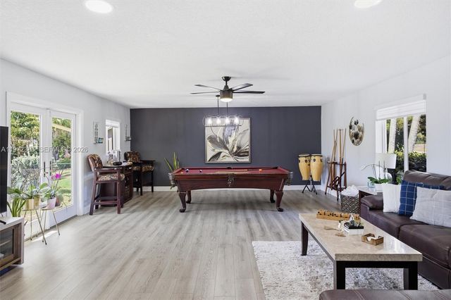 431 S OLD HIATUS RD, Plantation, FL 33325