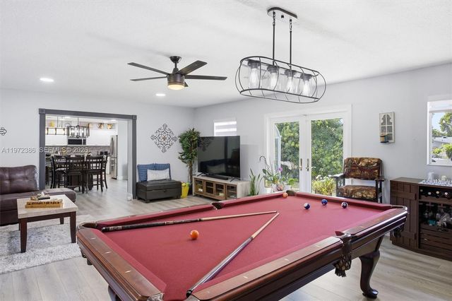 431 S OLD HIATUS RD, Plantation, FL 33325