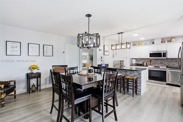 431 S OLD HIATUS RD, Plantation, FL 33325