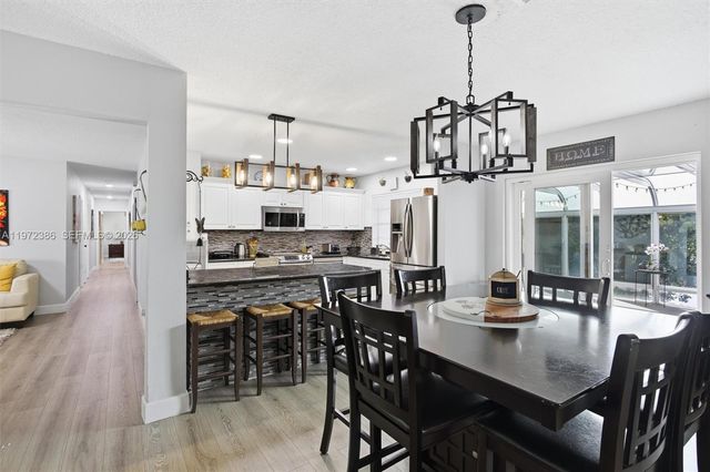 431 S OLD HIATUS RD, Plantation, FL 33325