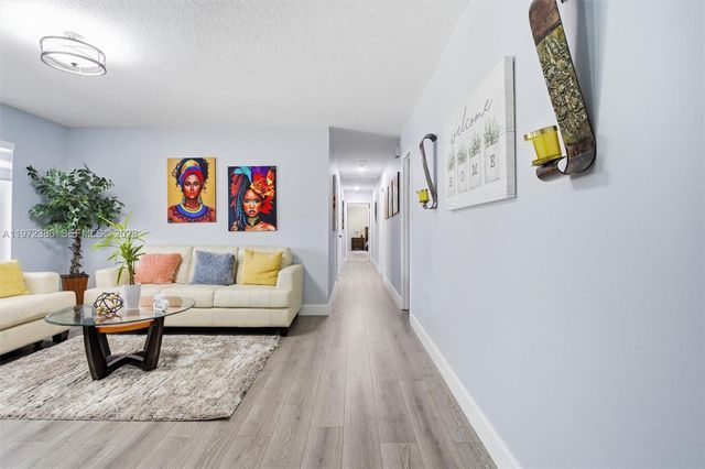 431 S OLD HIATUS RD, Plantation, FL 33325