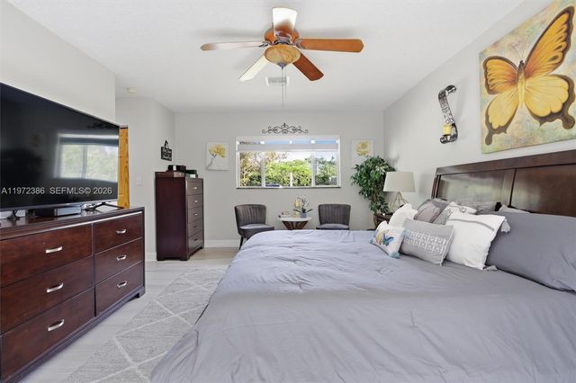 431 S OLD HIATUS RD, Plantation, FL 33325