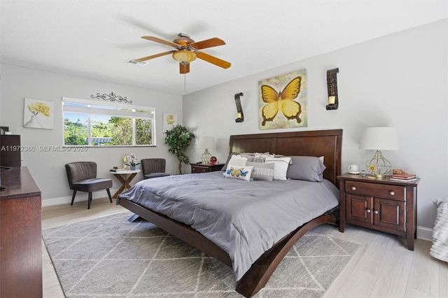 431 S OLD HIATUS RD, Plantation, FL 33325