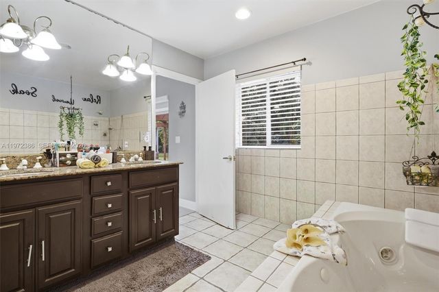 431 S OLD HIATUS RD, Plantation, FL 33325