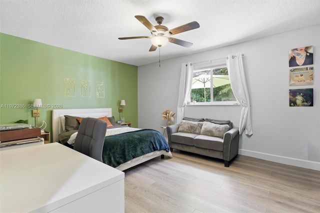 431 S OLD HIATUS RD, Plantation, FL 33325