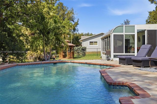 431 S OLD HIATUS RD, Plantation, FL 33325