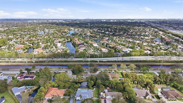 431 S OLD HIATUS RD, Plantation, FL 33325