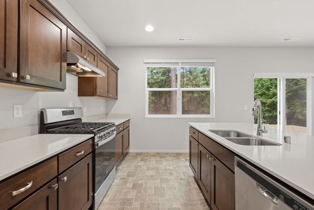 1106 E Silver Pine Rd, Colbert, WA 99005