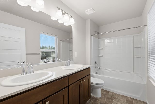 1106 E Silver Pine Rd, Colbert, WA 99005