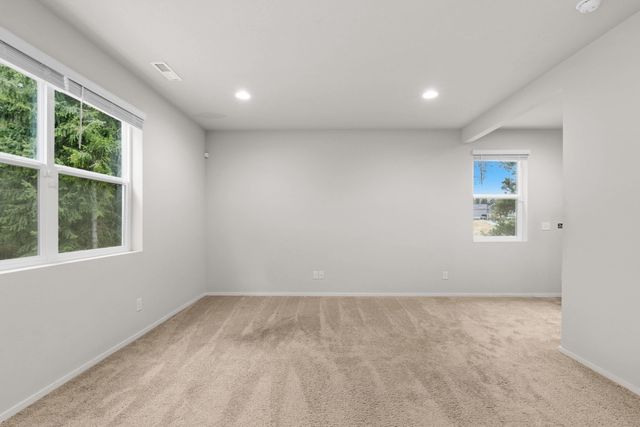 1106 E Silver Pine Rd, Colbert, WA 99005